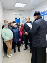 Священник Шарыповского благочиния освятил новый ФАП в Балахтинском районе 2